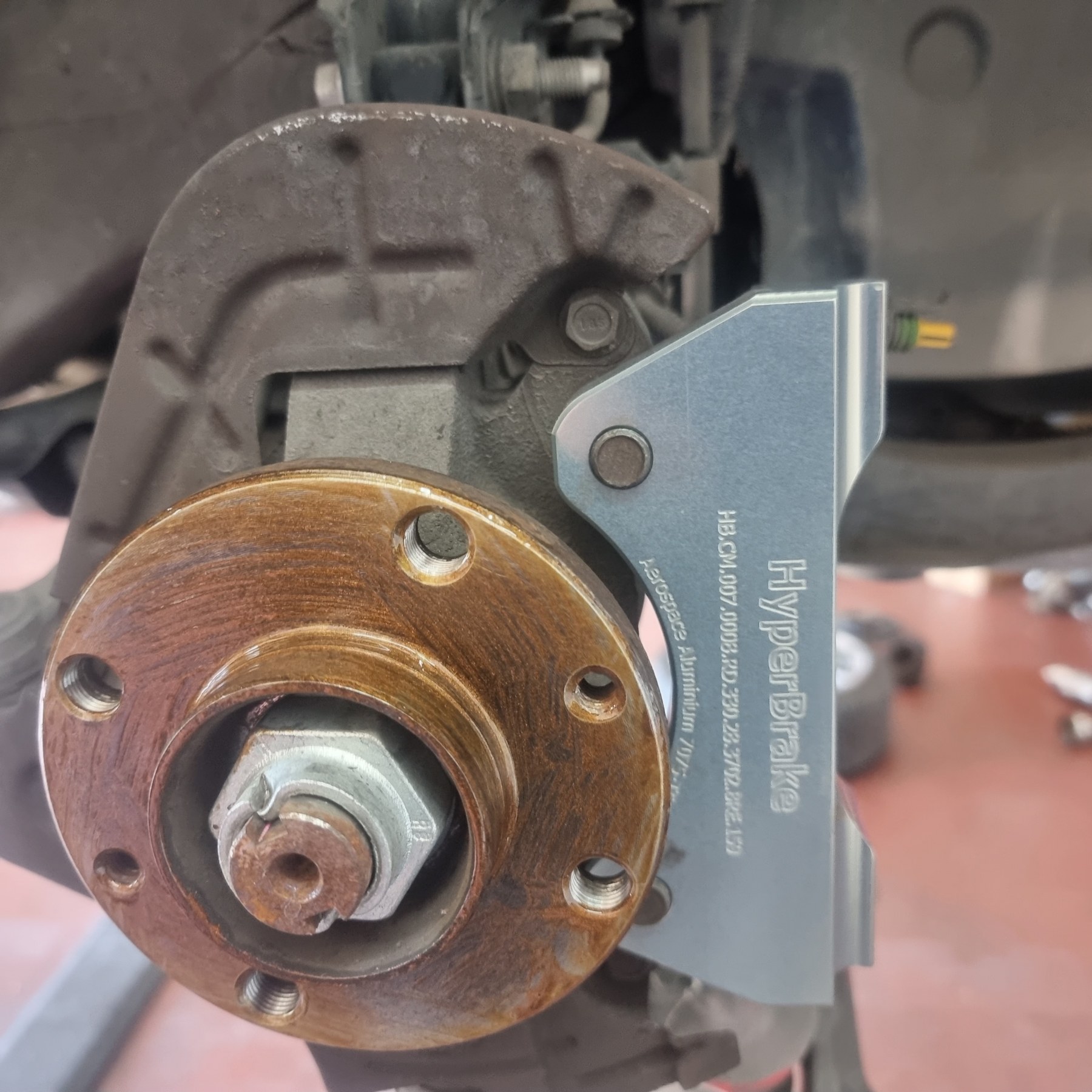 HyperBrake Motorsport Front 4pot Big Brake Kit without calipers for Jeep Renegade (2014) for Brembo calipers from Alfa Romeo 159 TBi/Renault Megane RS and monoblock brake discs 330x28mm - Image 2